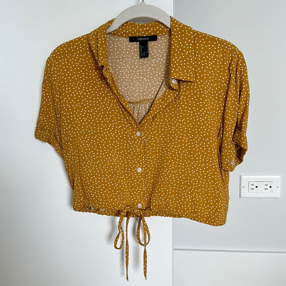 Forever 21 Yellow/White Polka Dot Cropped Button Down